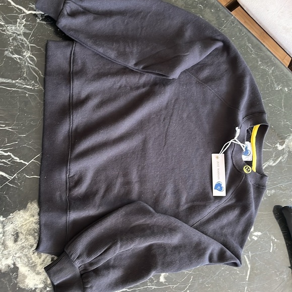 Long sleeve , comfy cozy for fall weather - Picture 6 of 6